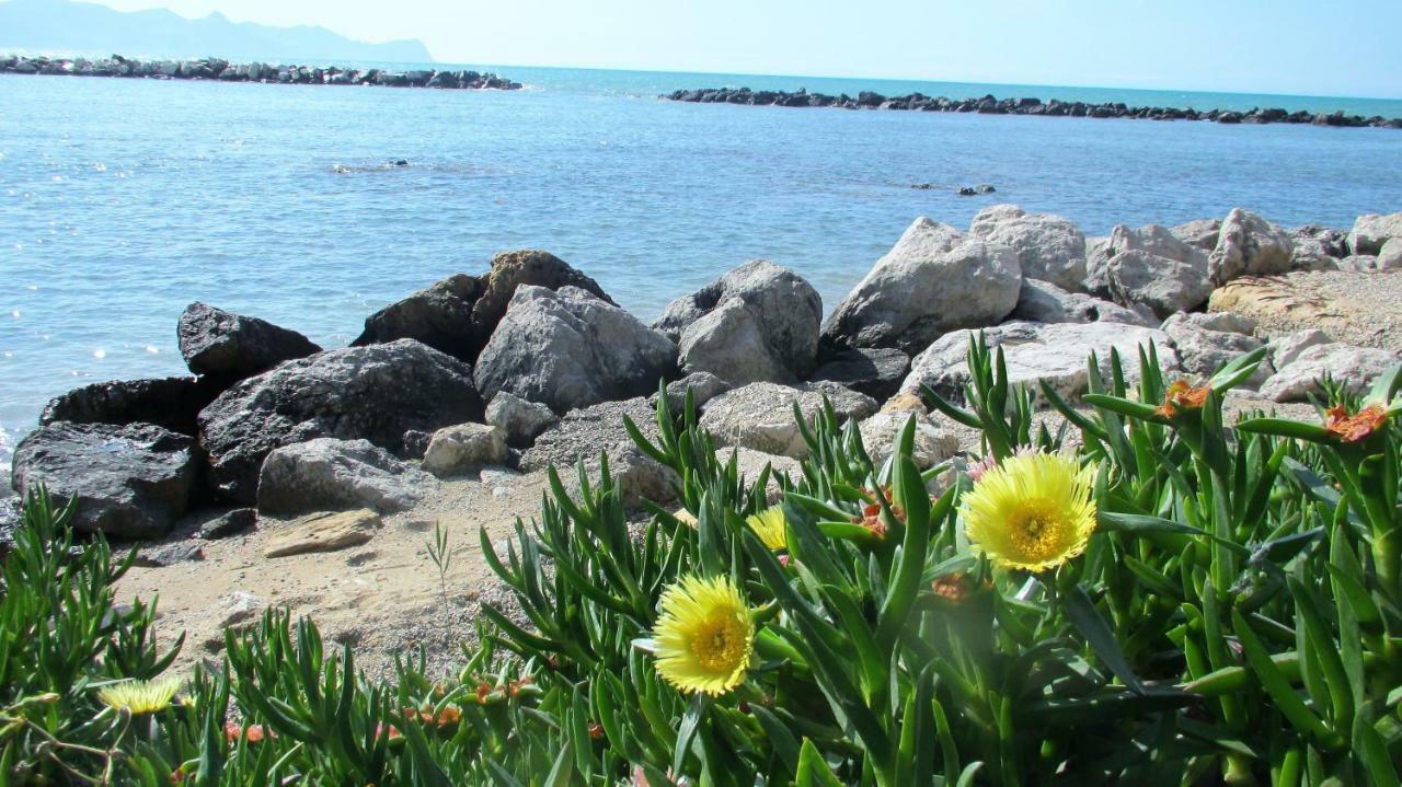 Sapori Di Mare Apartment Trappeto  Bagian luar foto